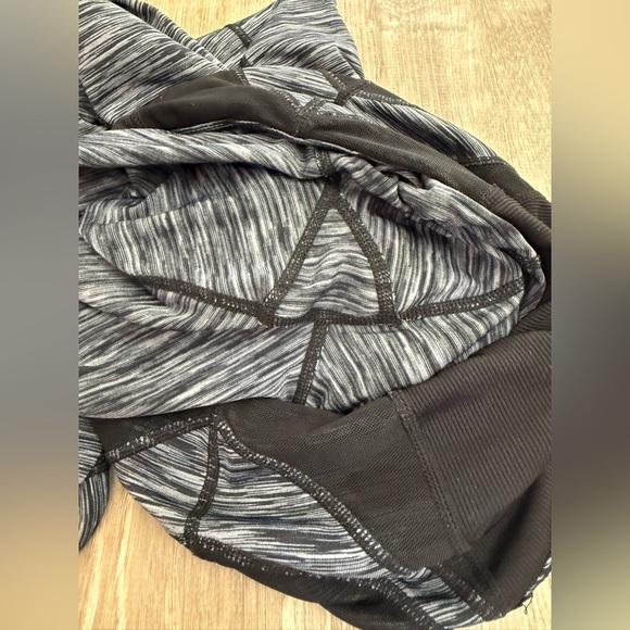 Lululemon Leggings Size 4 - Picture 9 of 11